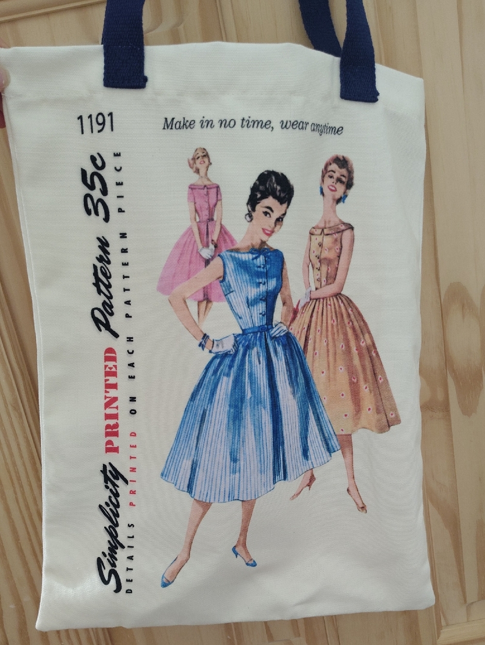 Simplicity Tote With Vintage Sewing Pattern Image
